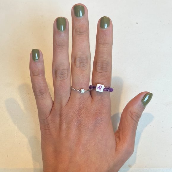 "LEO" HOROSCOPE PURPLE BEADED RING (ONE SIZE) - Picture 2 of 2
